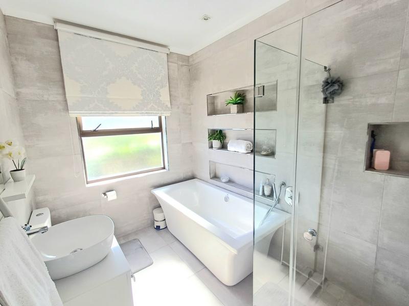 5 Bedroom Property for Sale in Welgemoed Western Cape